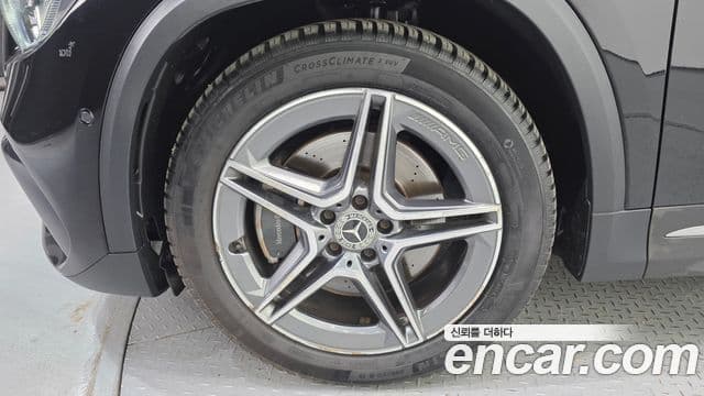 Mercedes-Benz GLA-Class 2020 — Şəkil 5/20
