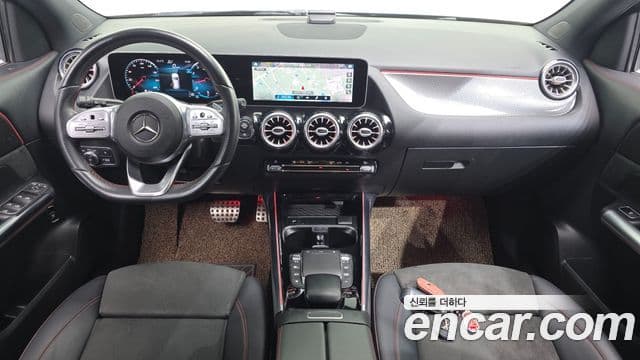 Mercedes-Benz GLA-Class 2020 — Şəkil 7/20