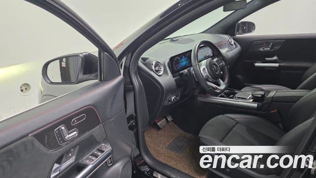 Mercedes-Benz GLA-Class 2020 — Şəkil 12/20