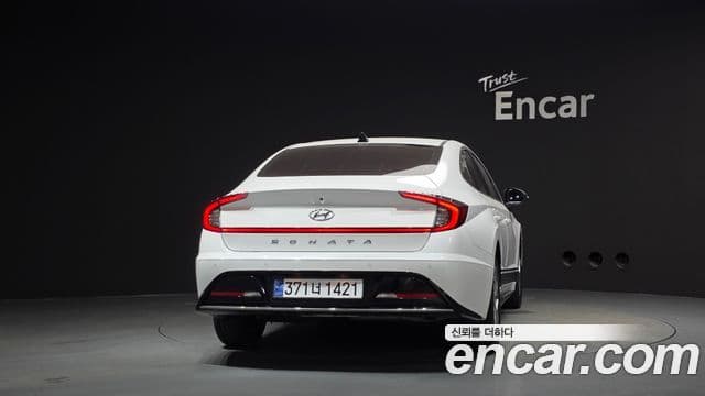 Hyundai Sonata 2022 — ფოტო 3/20
