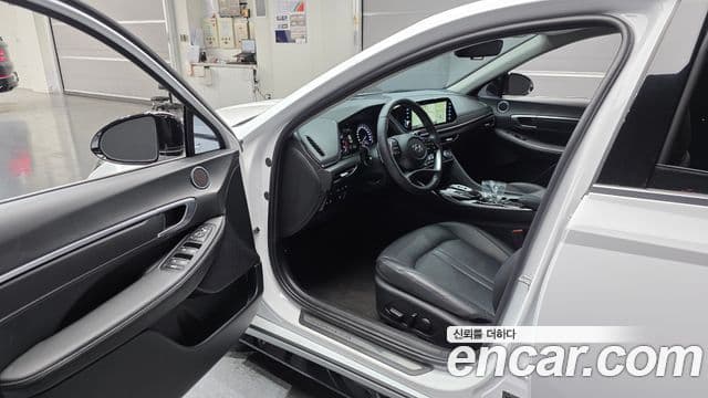 Hyundai Sonata 2022 — ფოტო 9/20
