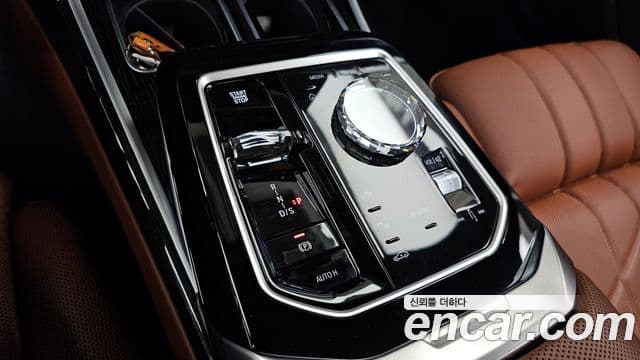 BMW 7 Series 2025 — Photo 34/37