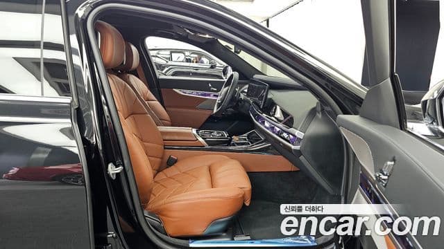 BMW 7 Series 2025 — Photo 24/37