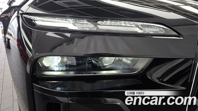 BMW 7 Series 2025 — Photo 9/37
