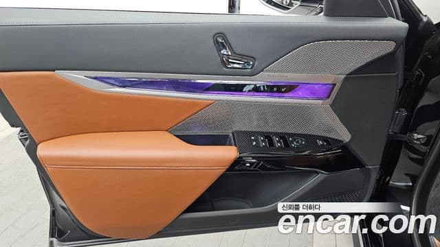 BMW 7 Series 2025 — Photo 7/37