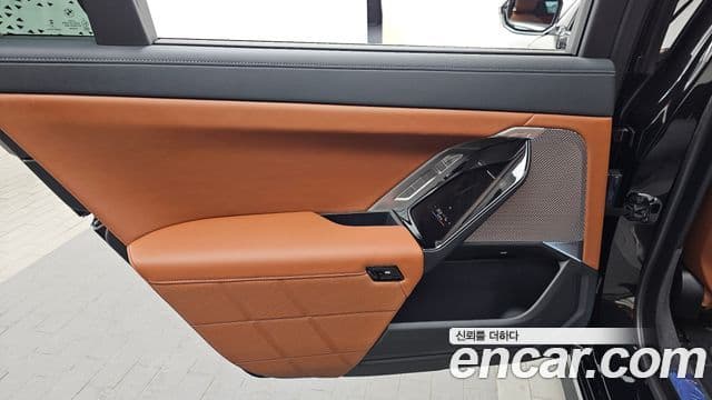 BMW 7 Series 2025 — Photo 30/37