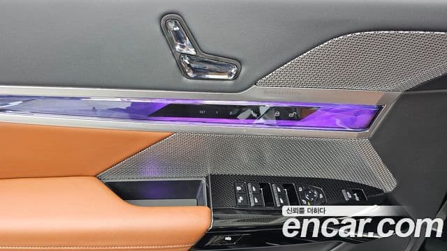BMW 7 Series 2025 — Photo 12/37