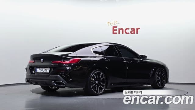 BMW 8 Series 2023 — Şəkil 2/20