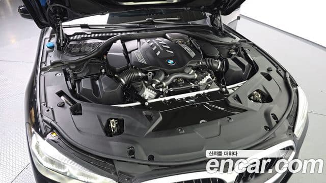 BMW 8 Series 2023 — Şəkil 6/20