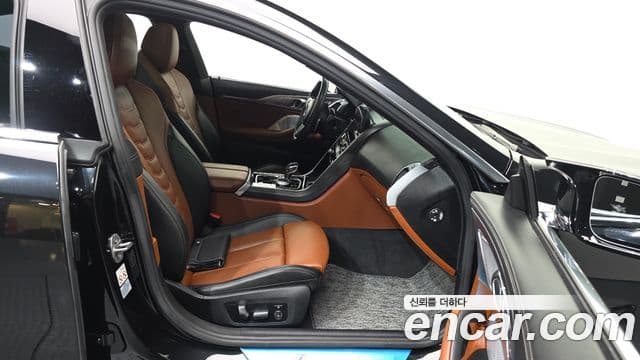 BMW 8 Series 2023 — Şəkil 12/20