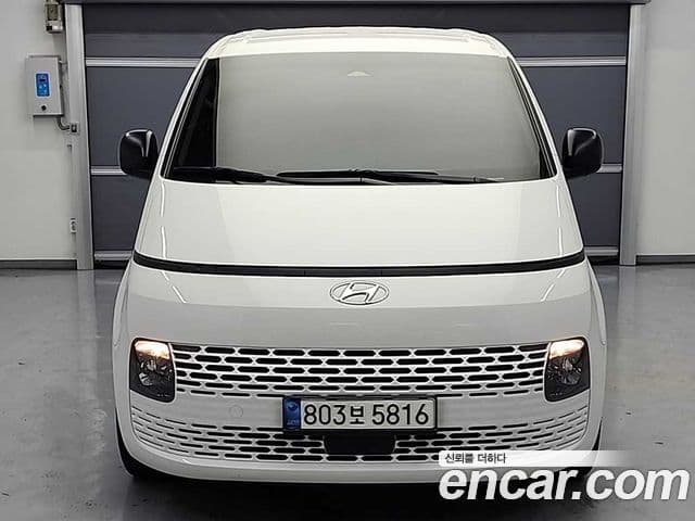 Hyundai Staria 2022 — Фото 2/18