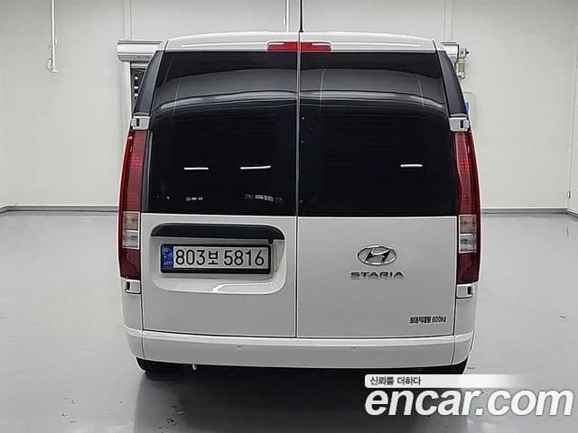 Hyundai Staria 2022 — Фото 3/18