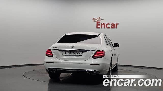 Mercedes-Benz E-Class 2018 — ფოტო 4/20