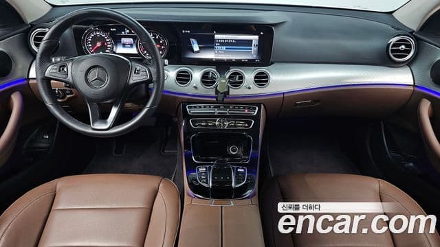 Mercedes-Benz E-Class 2018 — ფოტო 7/20