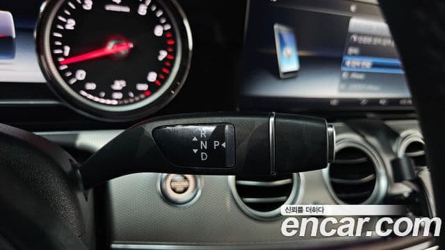 Mercedes-Benz E-Class 2018 — ფოტო 9/20