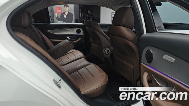 Mercedes-Benz E-Class 2018 — ფოტო 11/20
