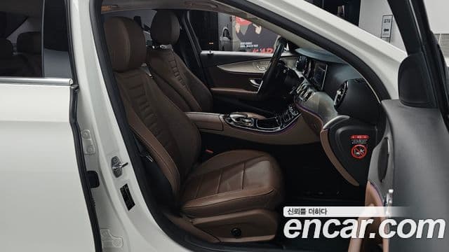 Mercedes-Benz E-Class 2018 — ფოტო 12/20