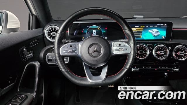 Mercedes-Benz A-Class 2020 — ფოტო 15/20
