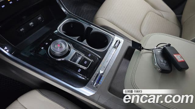 Kia Carnival 2023 — Şəkil 8/20