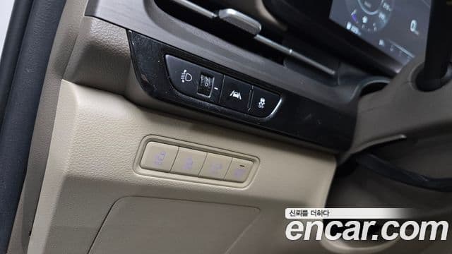 Kia Carnival 2023 — Şəkil 18/20