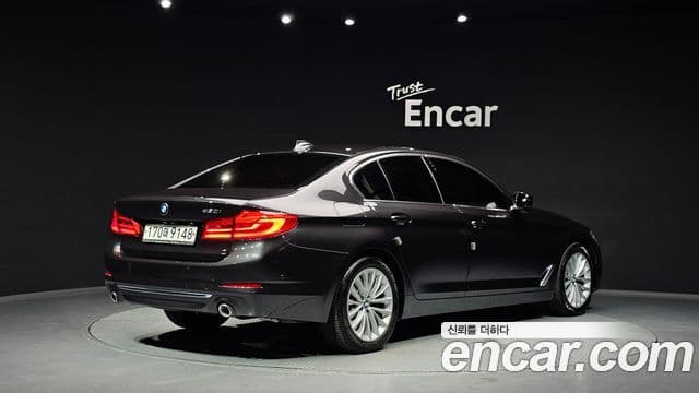 BMW 5 Series 2020 — ფოტო 2/20