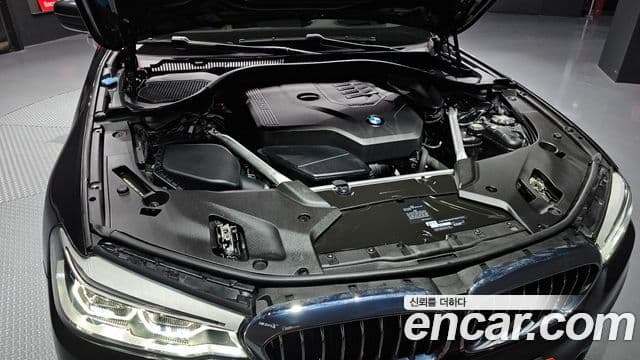 BMW 5 Series 2020 — ფოტო 6/20