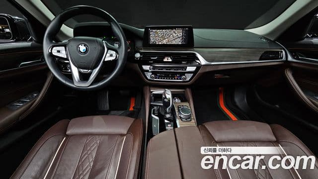 BMW 5 Series 2020 — ფოტო 7/20