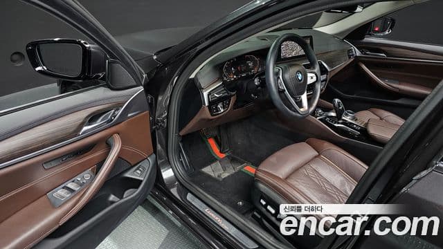BMW 5 Series 2020 — ფოტო 10/20