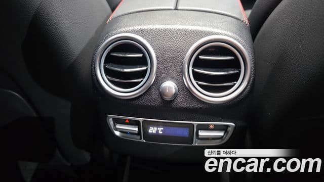 Mercedes-Benz GLC-Class 2022 — Photo 20/35