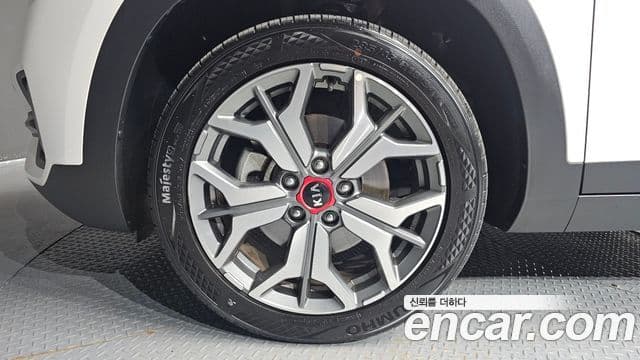 Kia Seltos 2019 — ფოტო 5/20