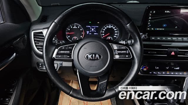 Kia Seltos 2019 — ფოტო 14/20