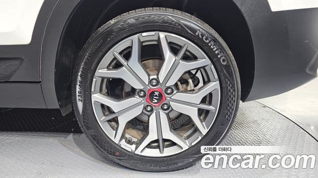 Kia Seltos 2019 — ფოტო 19/30