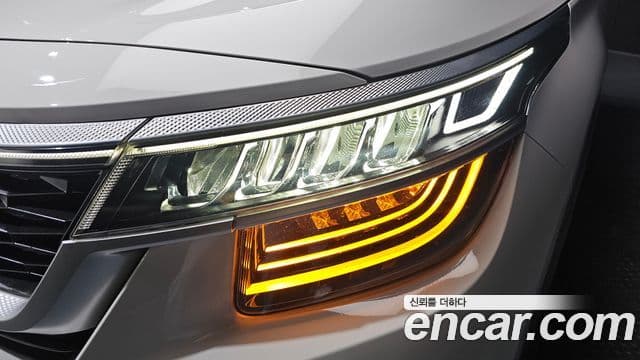Kia Seltos 2019 — ფოტო 28/30
