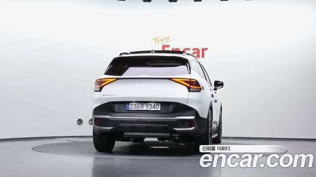 Kia Sportage 2022 — ფოტო 4/20