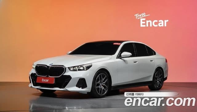 BMW 5 Series 2025 — Фото 1/20