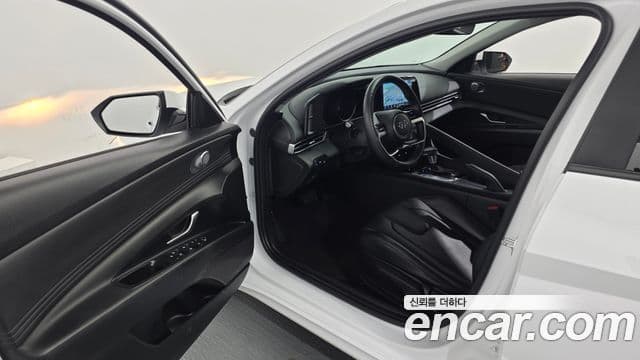 Hyundai The New Avante Hybrid 2021 — ფოტო 17/29