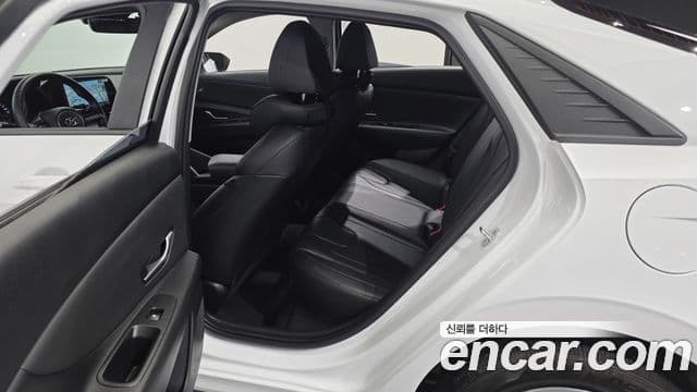 Hyundai The New Avante Hybrid 2021 — ფოტო 22/29
