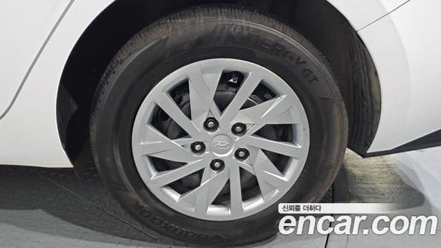 Hyundai The New Avante Hybrid 2021 — ფოტო 14/29