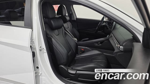 Hyundai The New Avante Hybrid 2021 — ფოტო 18/29