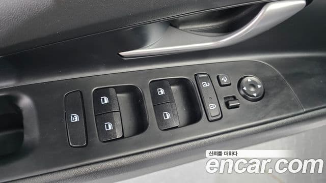 Hyundai The New Avante Hybrid 2021 — ფოტო 9/29
