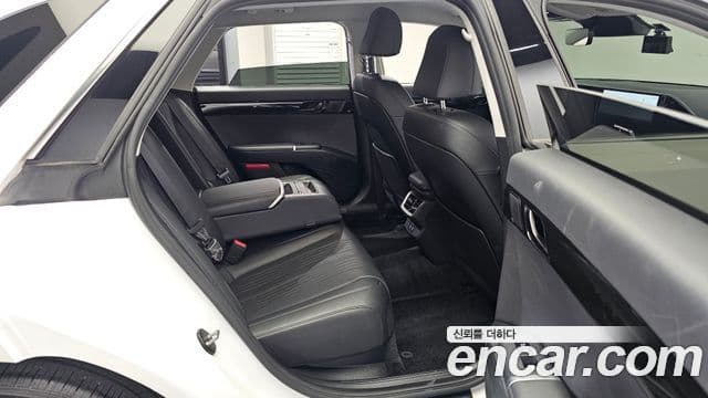 Hyundai Grandeur 2023 — ფოტო 11/20