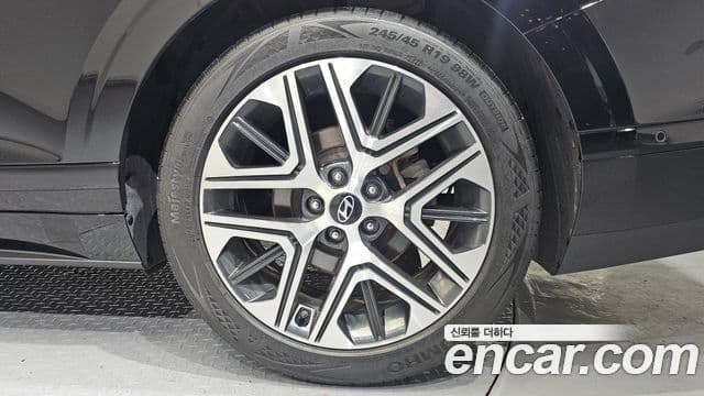 Hyundai Grandeur Hybrid 2023 — ფოტო 1/34