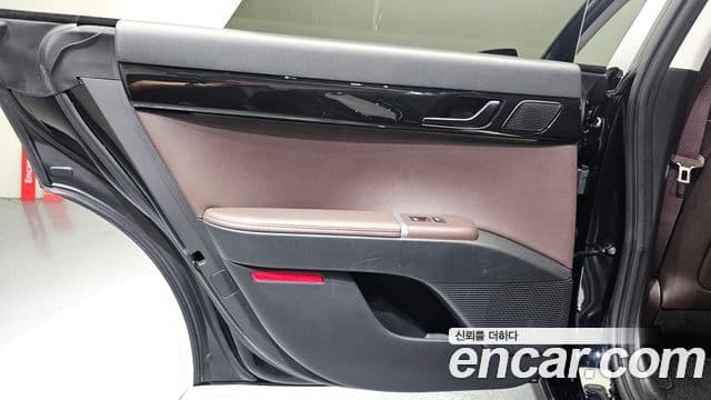 Hyundai Grandeur Hybrid 2023 — ფოტო 22/34