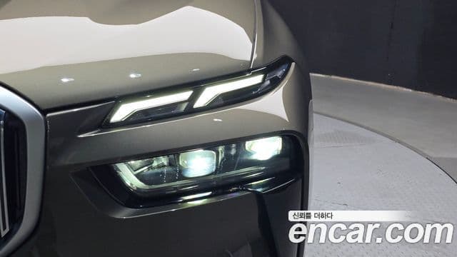 BMW X7 2023 — ფოტო 12/33