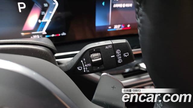 BMW X7 2023 — ფოტო 11/33