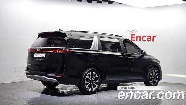 Kia Carnival 2021 — ფოტო 2/20