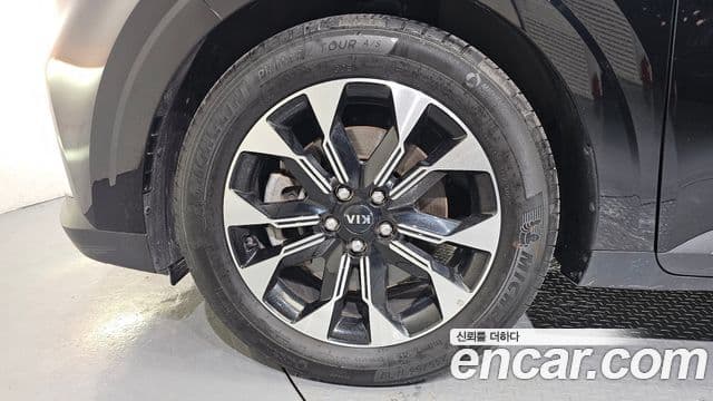 Kia Carnival 2021 — ფოტო 5/20