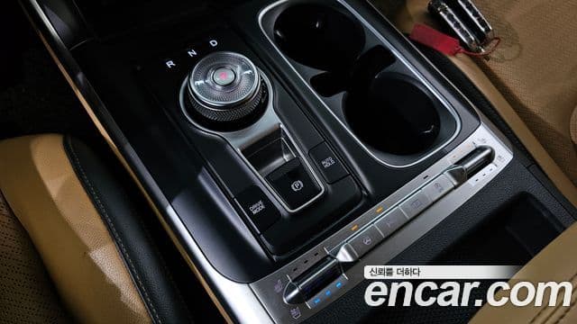 Kia Carnival 2021 — ფოტო 9/20