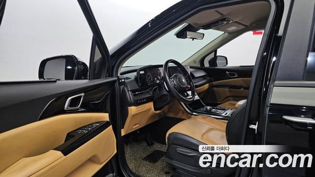 Kia Carnival 2021 — ფოტო 10/20