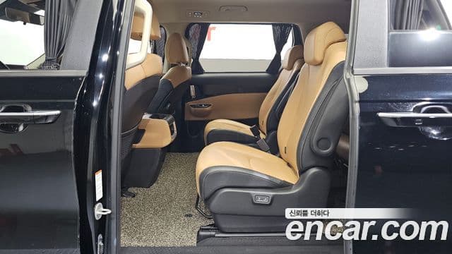 Kia Carnival 2021 — ფოტო 12/20